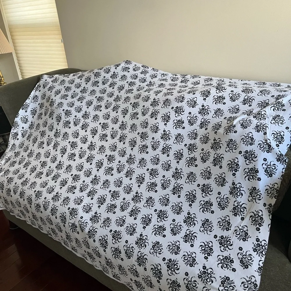 Black & White Remnant Fabric/Firm Price